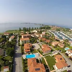 Aparthotel Bellasirmione - Acquachiara