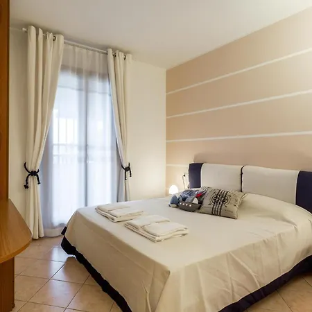 Bellasirmione - Acquachiara Hotel apartamentowy 3*