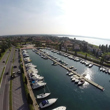 アパートホテル Bellasirmione シルミオーネ